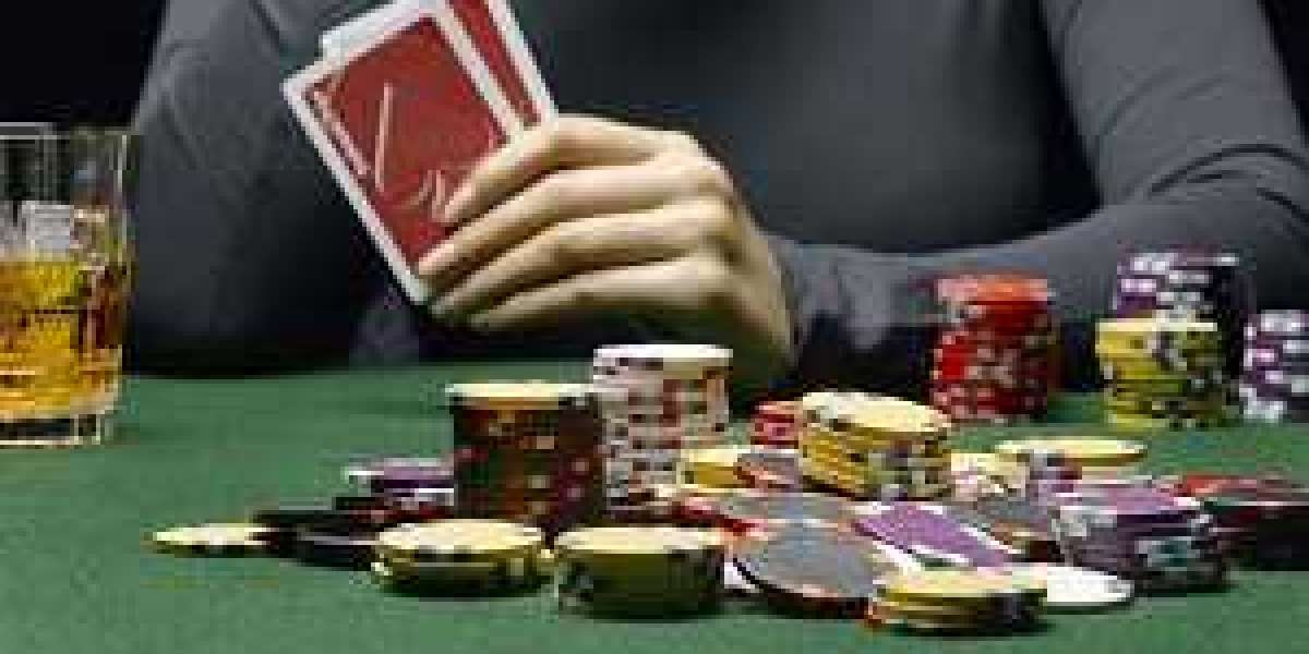Learn All Basic Aspects About Poker Online Now!