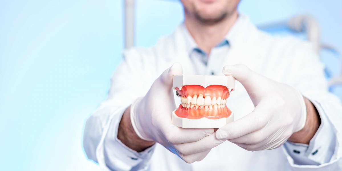 How To Keep The Whiteness Of The Denture Intact?