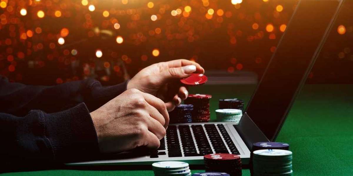 Lernen Sie, wie man Blackjack in Online-Casinos spielt, und erhöhen Sie Ihre Gewinnchancen. Die besten Spielautomaten-Sp